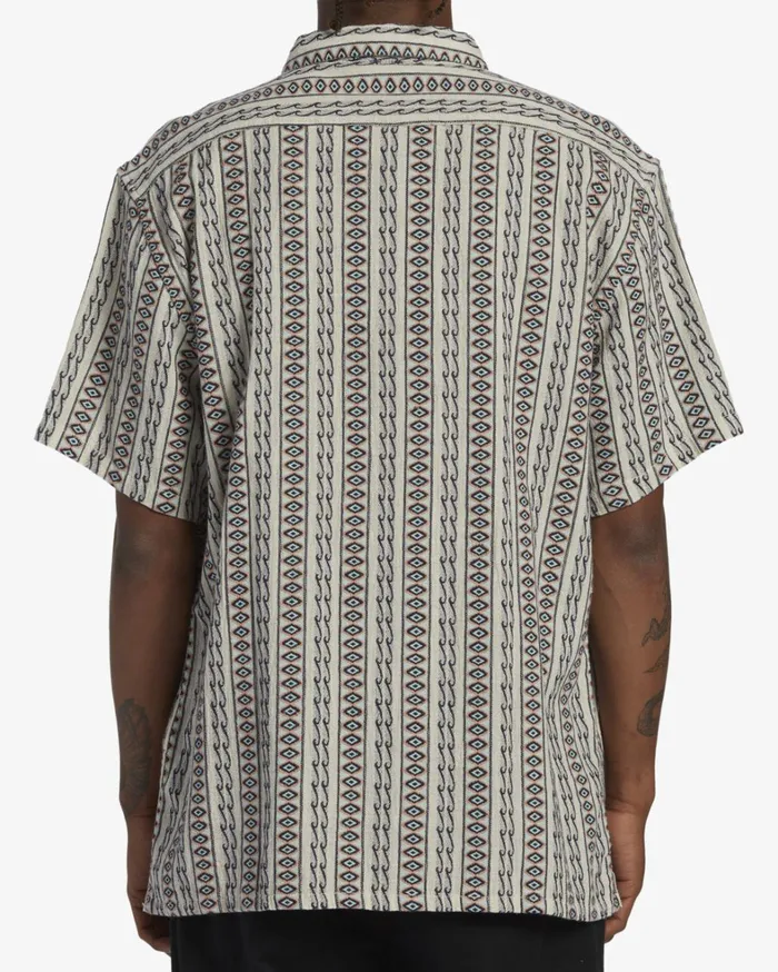 Billabong Shirts Men Sundays Jacquard Short Sleeve Shirt Oat Billabong Shirts Men Sundays Jacquard Short Sleeve Shirt Oat