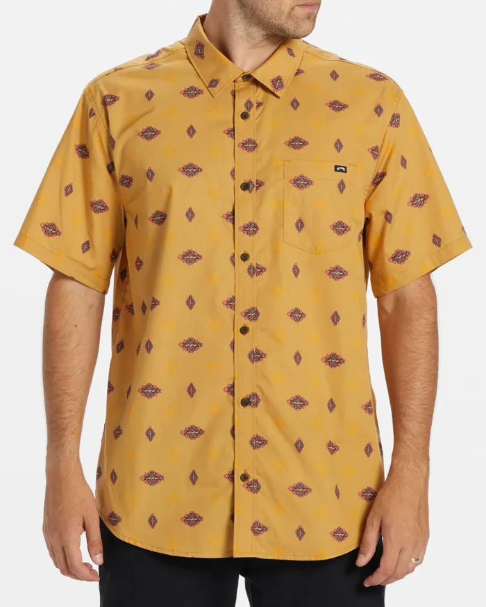 Billabong Shirts Men Sundays Mini Short Sleeve Shirt Gold