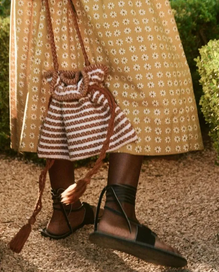 Collection The Great The Cinched Bag Carmel And Cream