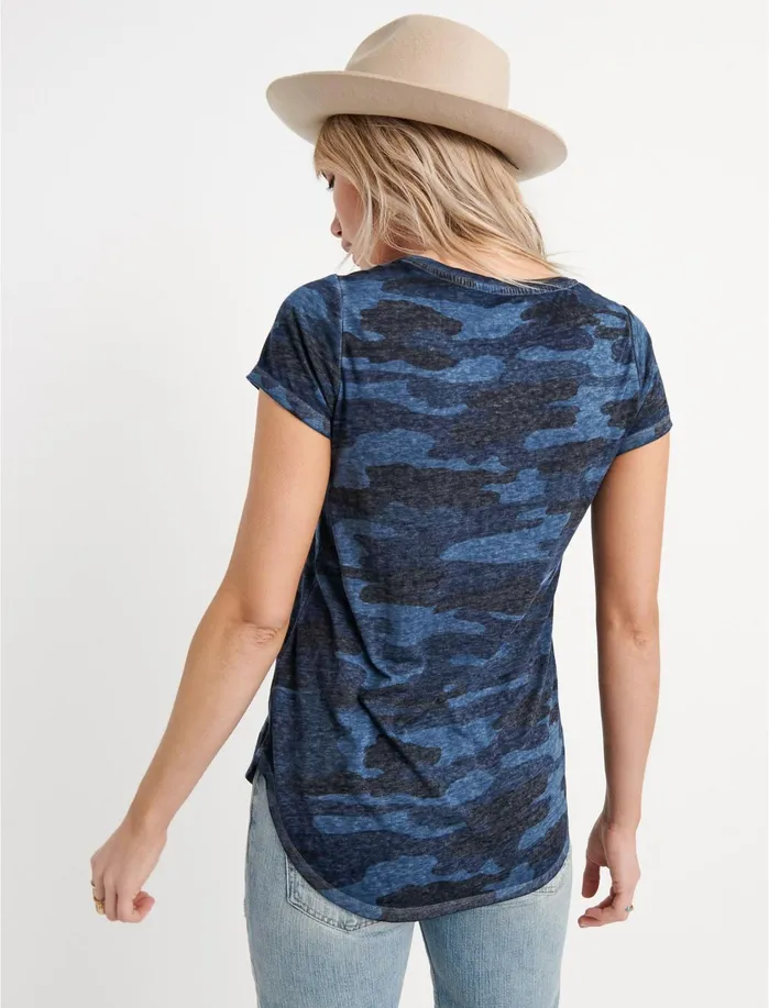 Graphic Tees Women Lucky Brand Camo Tee Blue Multi