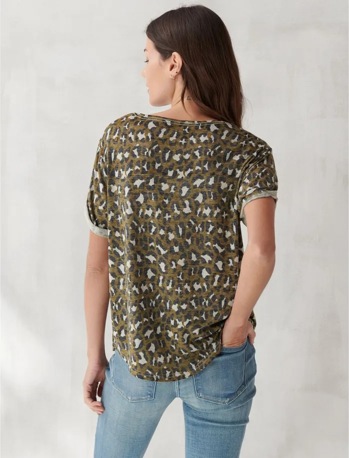 Graphic Tees Women Lucky Brand PRINTED ROLLED SLEEVE TEE Leopard Camo