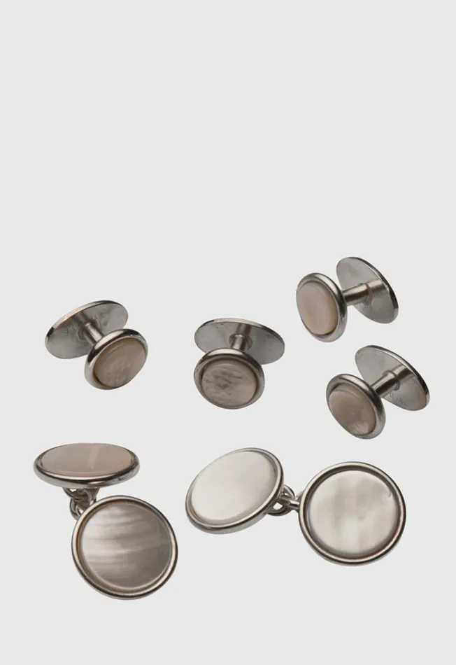 Paul Stuart Jewelry Mother Of Pearl Cufflink and Stud Formal Set Silver 8211 Men Paul Stuart Jewelry Mother Of Pearl Cufflink and Stud Formal Set Silver 8211 Men