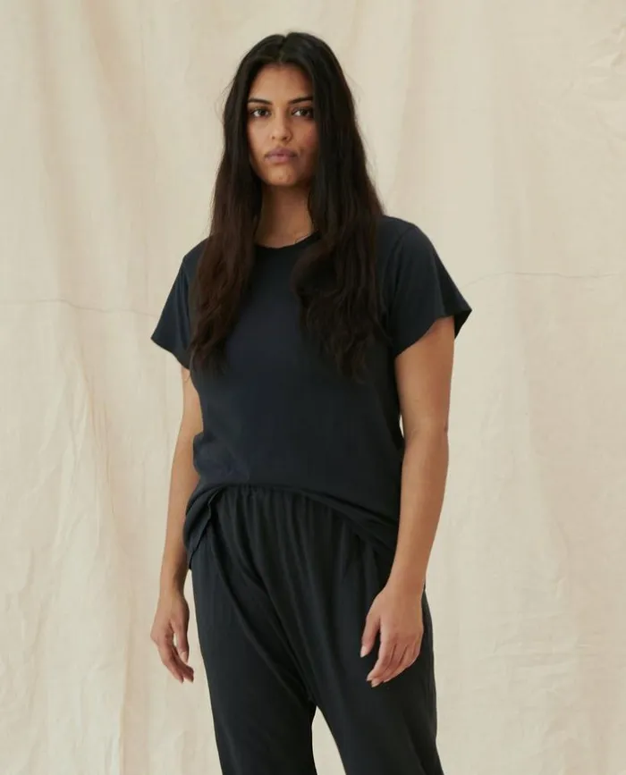 Tees and Sweats The Great The Slim Tee Almost Black