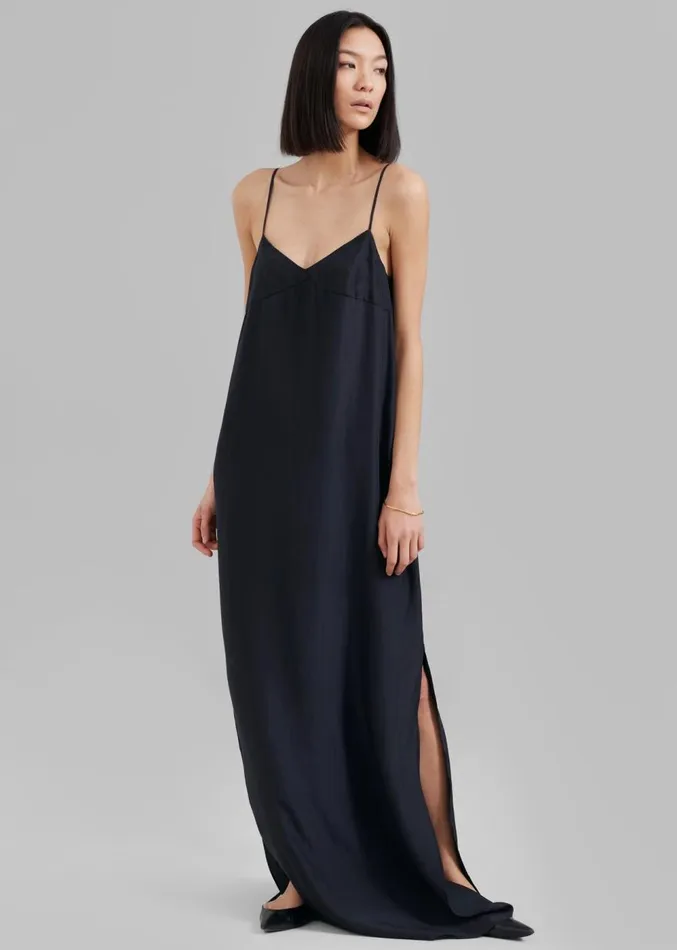 The Frankie Shop Dylana Sleeveless Maxi Dress 8211 Navy Women Dresses