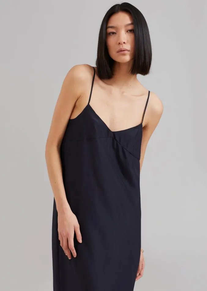 The Frankie Shop Dylana Sleeveless Maxi Dress 8211 Navy Women Dresses