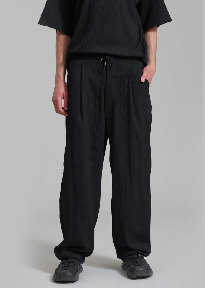 The Frankie Shop Eliott Crinkle Pants 8211 Black Men Bottoms