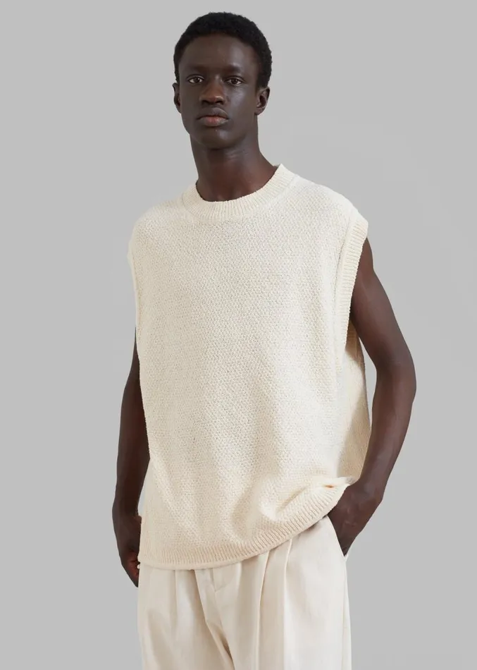 The Frankie Shop Oslo Knit Vest 8211 Cream Men Knitwear