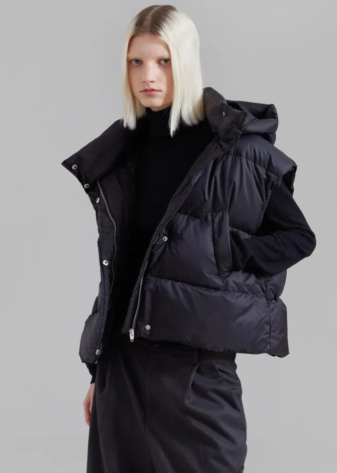 The Frankie Shop Prague Puffer Hoodie Vest 8211 Black Women Outerwear