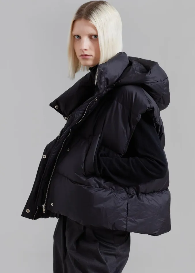 The Frankie Shop Prague Puffer Hoodie Vest 8211 Black Women Outerwear