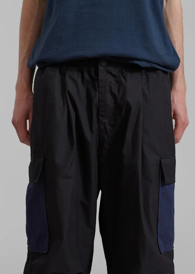 The Frankie Shop Stu Colorblock Cargo Pants 8211 Black Combo Men Bottoms