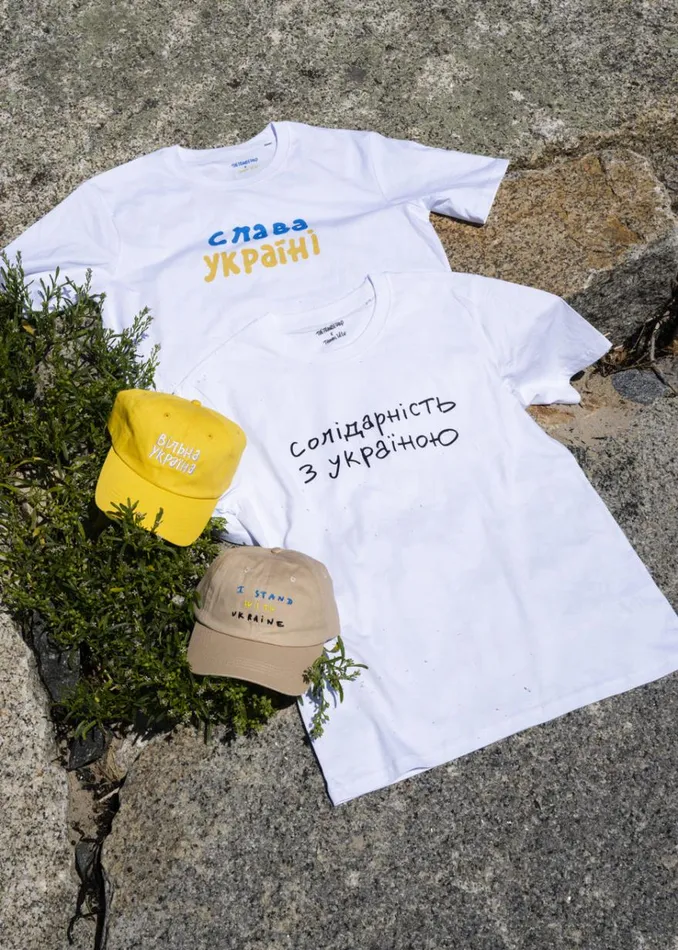 The Frankie Shop The Frankie Shop X Thomas Llu Free TShirt 8211 WhiteMultico WomenMen Tops