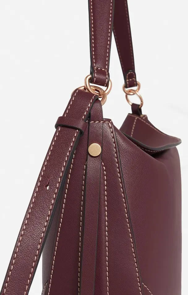 Vanessa Bruno Crossbody Bags Women Daily Bag Bordeaux Vanessa Bruno Crossbody Bags Women Daily Bag Bordeaux