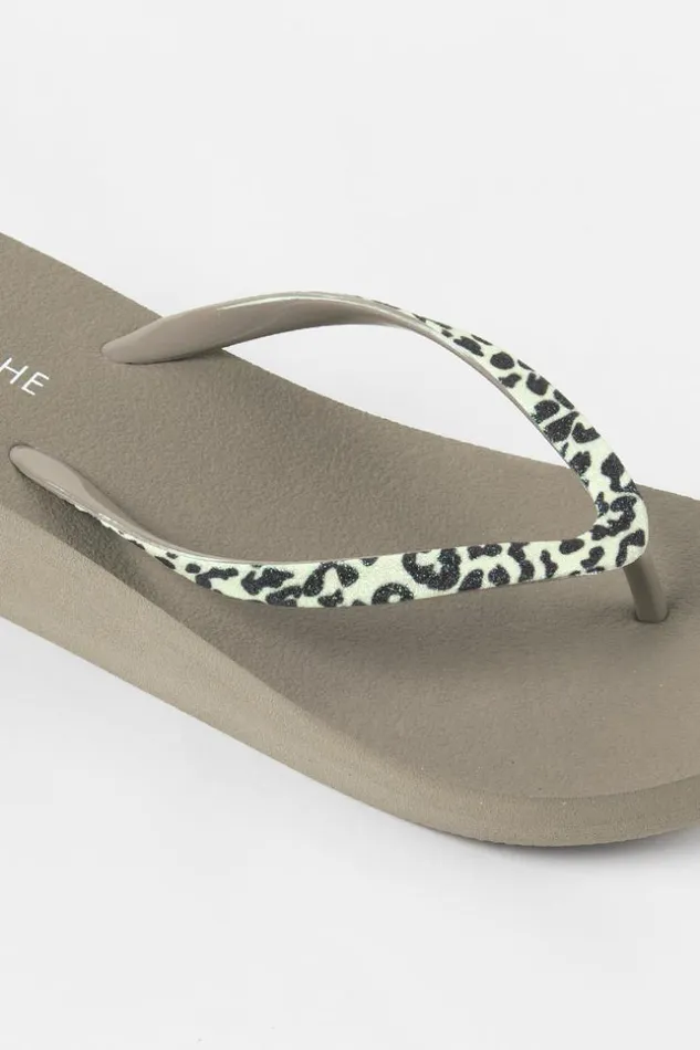 Women Flip Flops Cupshe Baker Beach Khaki Animal Prints Flip Flops Khaki
