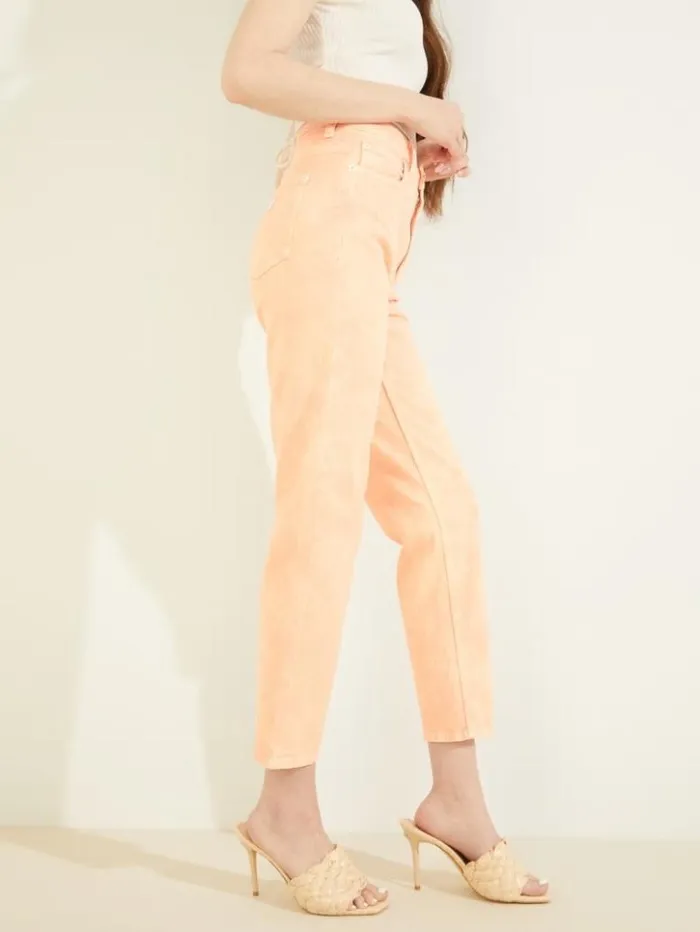 Women GUESS Jeans and Denim Mom Jeans Durazno Acid Wash