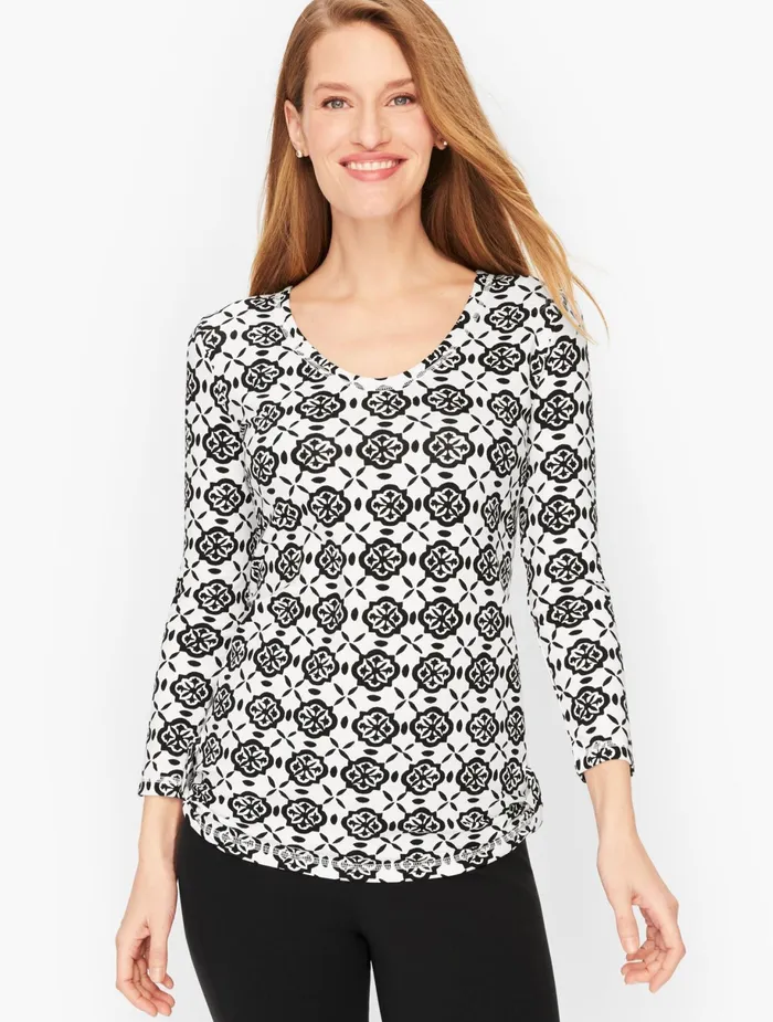 Women Long and 34 Sleeve Talbots Scoop Neck Medallion Top Whiteblack