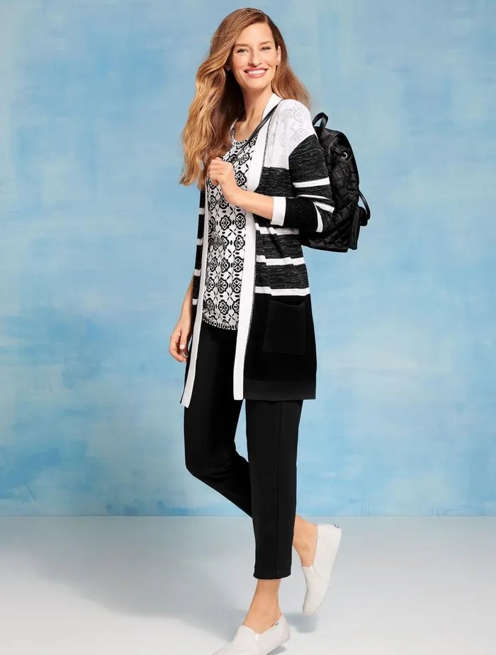 Women Long and 34 Sleeve Talbots Scoop Neck Medallion Top Whiteblack