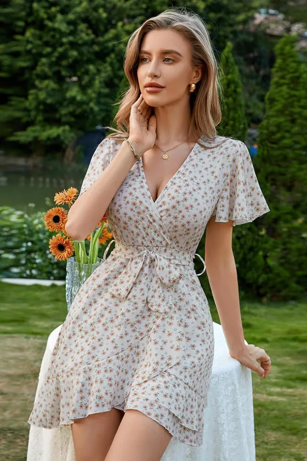 Women Short Dresses Cupshe Gizi Vneck Bell Sleeve Ditsy AShape Dress Multicolor