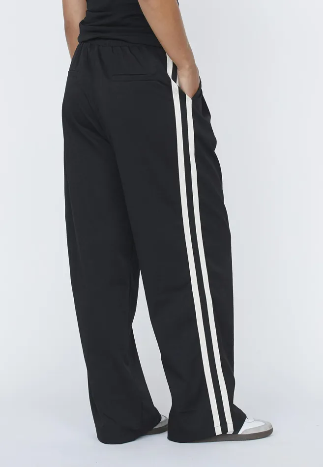 Women Sisters Point Pants and Jeans GOGOPA Blackcream