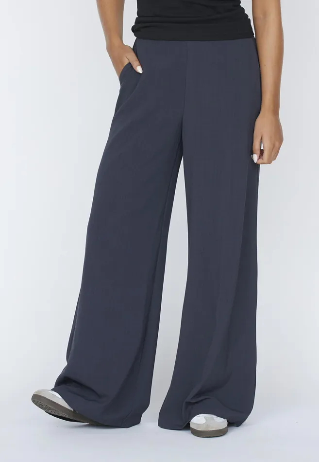 Women Sisters Point Pants and Jeans NYLAPA Dgrey