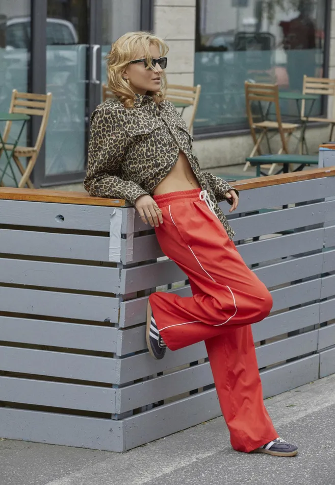 Women Sisters Point Pants and Jeans VEMRAPA Ruby