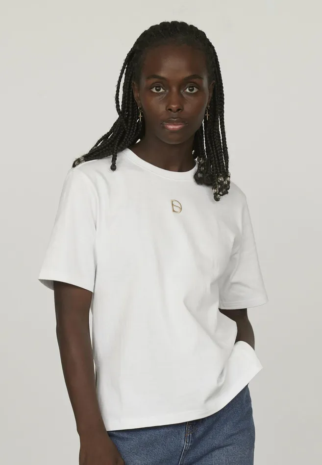 Women Sisters Point Tshirts DXS 15 TEE White